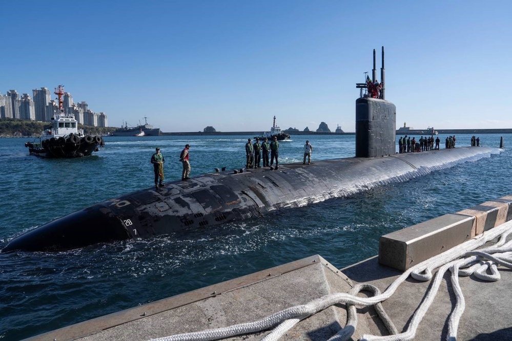 USS Columbia (SSN 771) visits Busan, South Korea