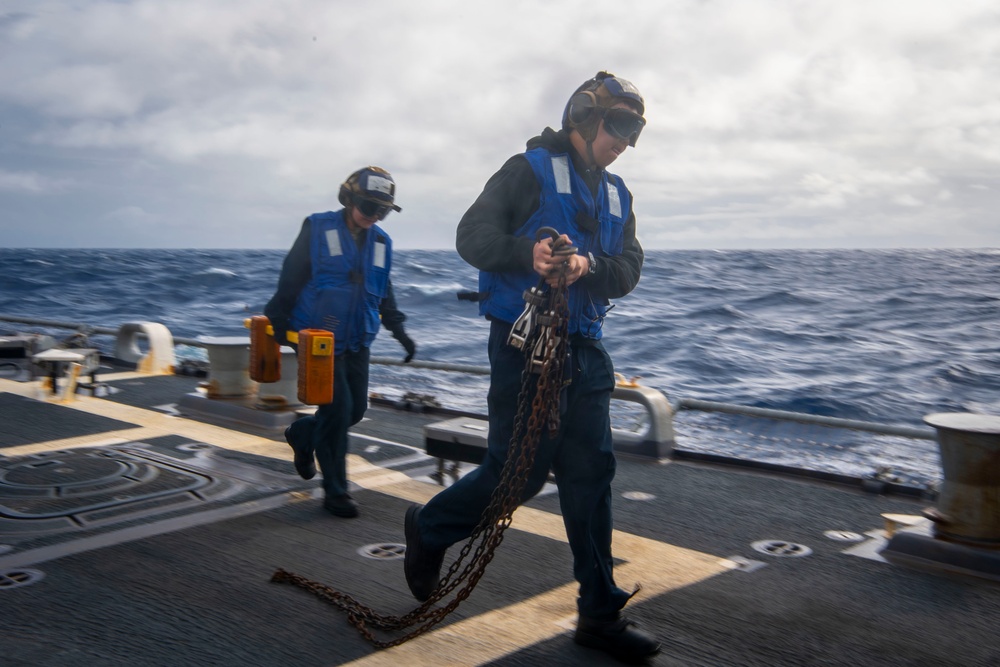 USS Sterett conducts routine operations as part of the Carl Vinson Carrier Strike Group