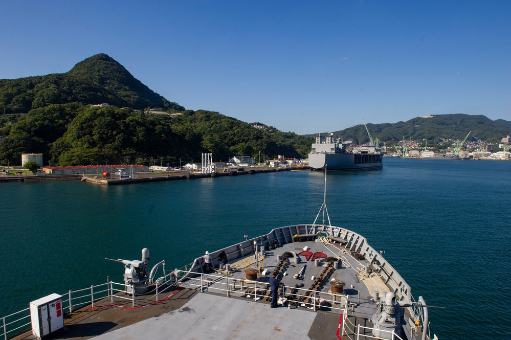 Emory S. Land Arrives in Sasebo