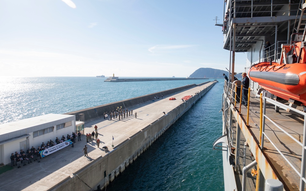 Emory S. Land Arrives in Busan, South Korea