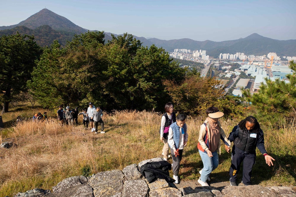 Emory S. Land Sailors Visit Kojedo Aikwangwon