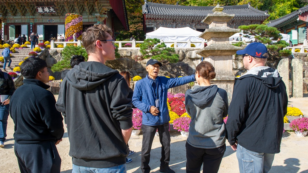 MWR Host Tour For Emory S. Land Sailors in Busan