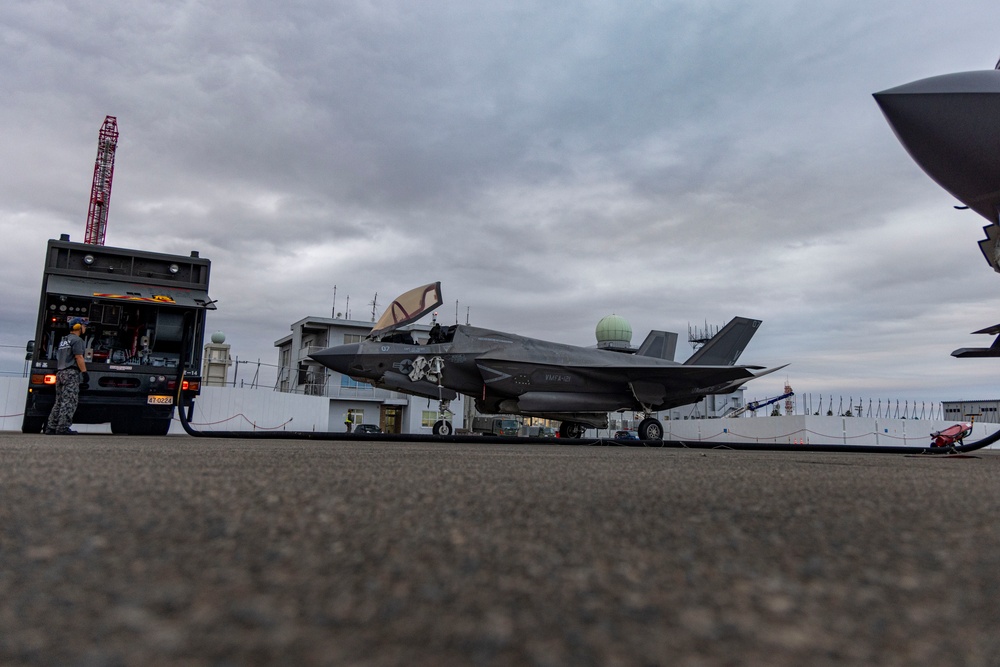 KS 25 | U.S. Marines arrive and refuel at JASDF Nyutabaru Air Base