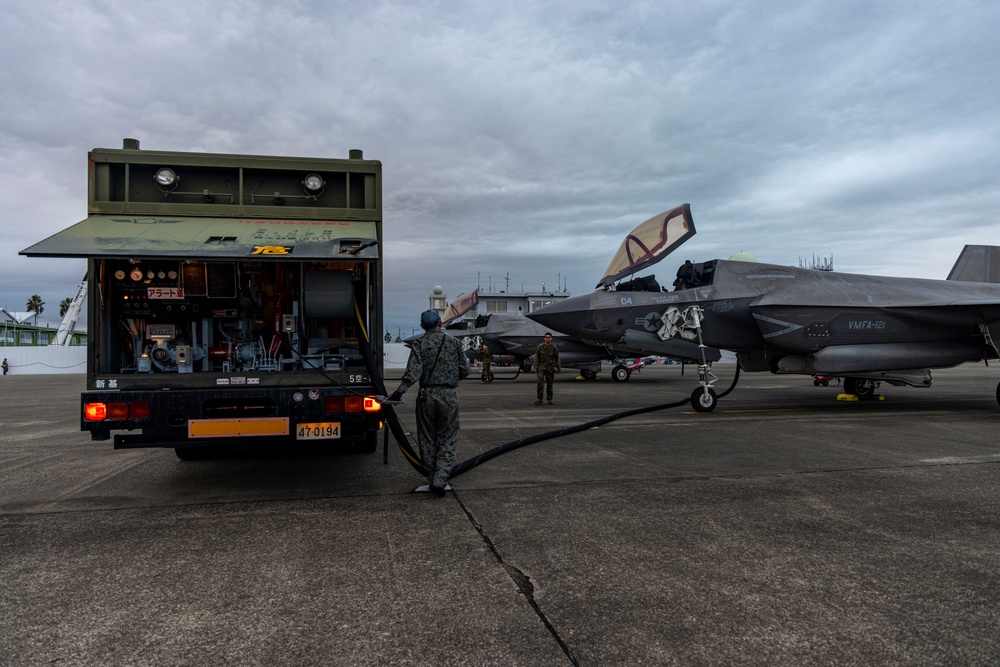 KS 25 | U.S. Marines arrive and refuel at JASDF Nyutabaru Air Base