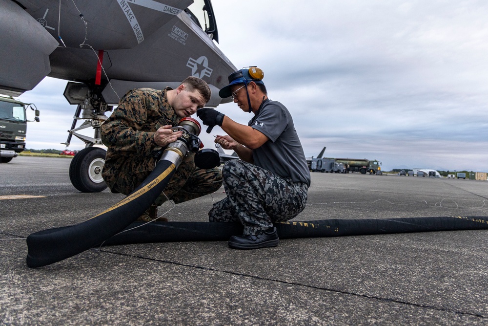 KS 25 | U.S. Marines arrive and refuel at JASDF Nyutabaru Air Base