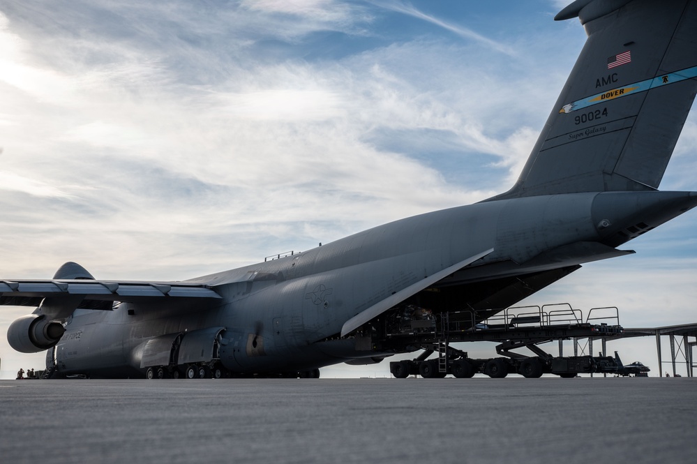 Port Dawgs Load Cargo to Support 389th Fighter Squadron and Fighter Generation Squadron Deployment