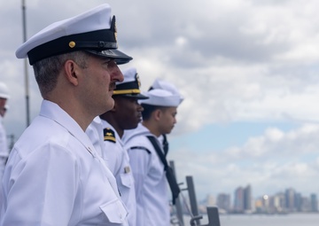 USS Milius (DDG 69) Manila Port Visit