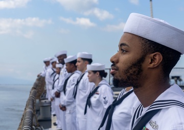 USS Milius (DDG 69) Manila port visit