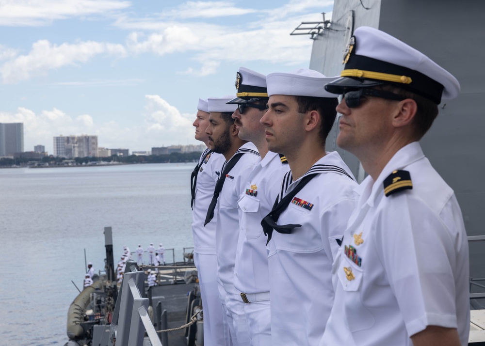 USS Milius (DDG 69) Manila port visit