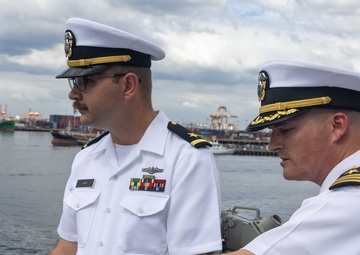 USS Milius (DDG 69) Manila port visit