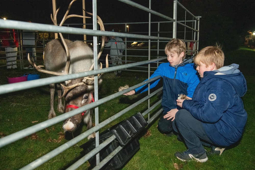 Pathfinders get festive with a holiday market