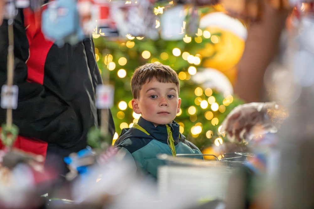 Pathfinders get festive with a holiday market