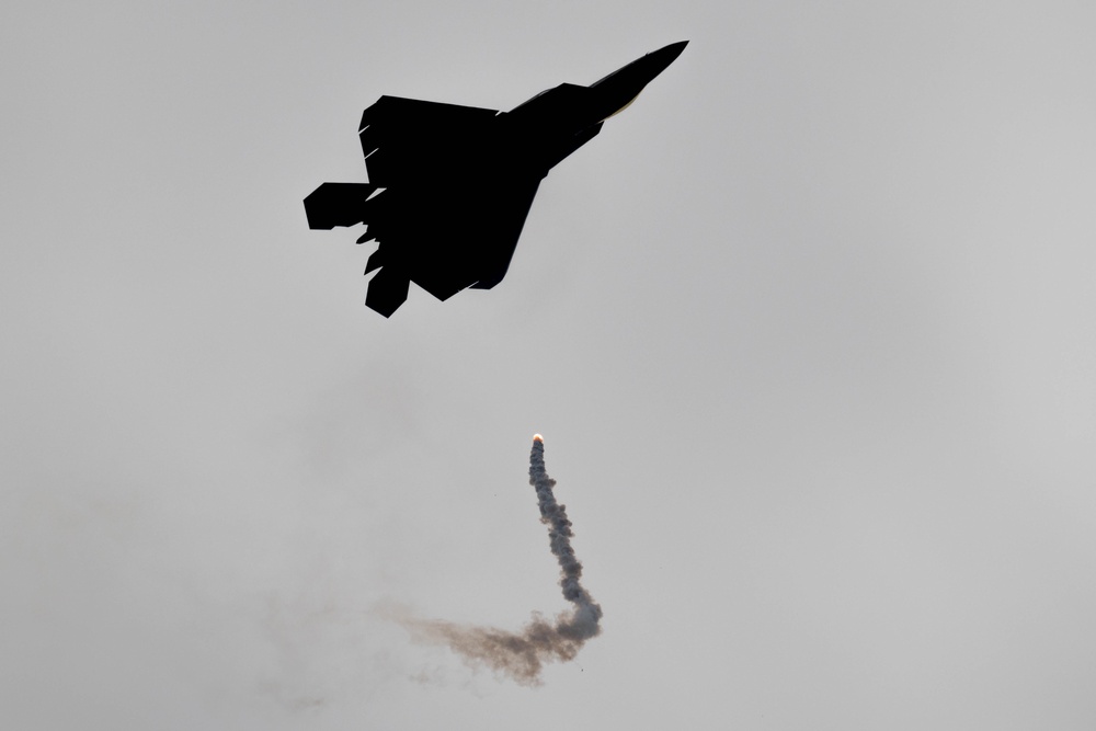 F-22 Raptor Aerial Demonstration Team performs at the 75th Toronto International Air Show