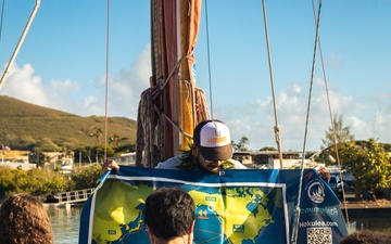 Explore the Hokule’a: Mokapu Elementary School and MCBH service members tour Polynesian voyaging canoe