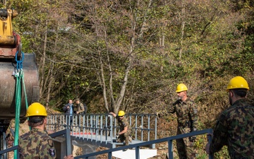 KFOR RC-E, JLSG, complete footbridge construction, symbolizing unity for the community of Zubin Potok