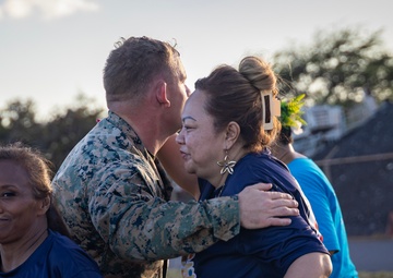 VMM-268 flies to Maui in support of Toys for Tots