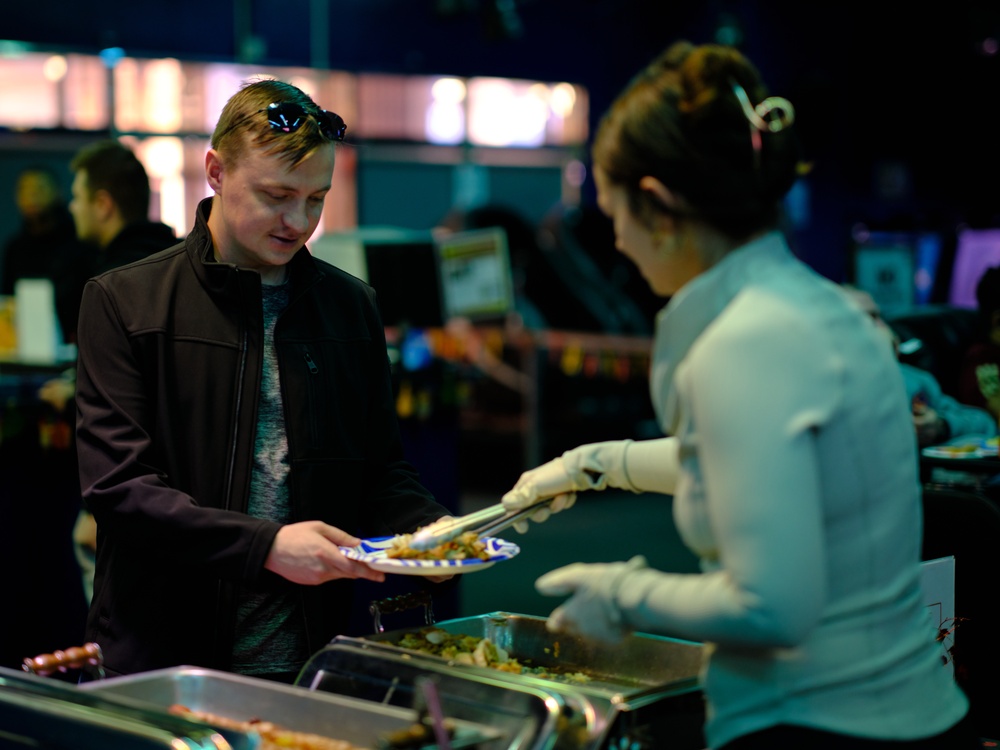 CFAY MWR Liberty Serves Free Thanksgiving Meals to Unaccompanied Sailors