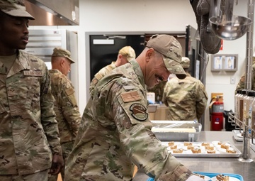 181st Intelligence Wing Services Hosts Thanksgiving Meal for Airmen