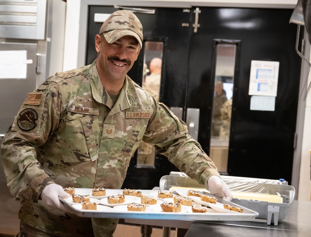 181st Intelligence Wing Services Hosts Thanksgiving Meal for Airmen