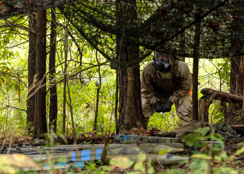 U.S. Army Soldiers from 5th SFG(A), 7th SFG(A), and 101st ABN DIV(ASSLT) Joint CBRN Training