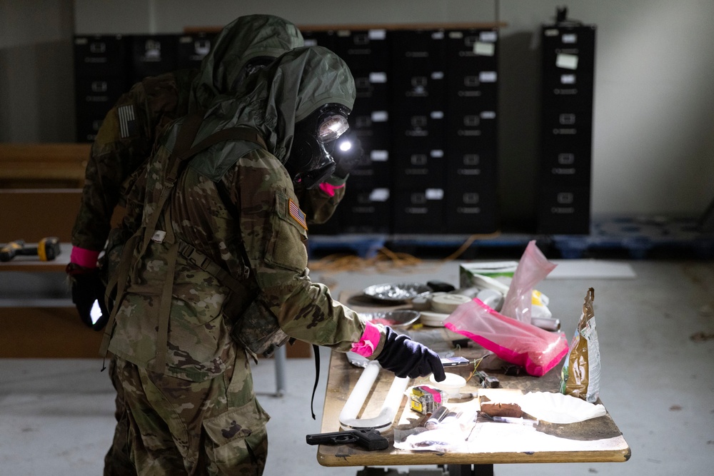 U.S. Army Soldiers from 5th SFG(A), 7th SFG(A), and 101st ABN DIV(ASSLT) Joint CBRN Training