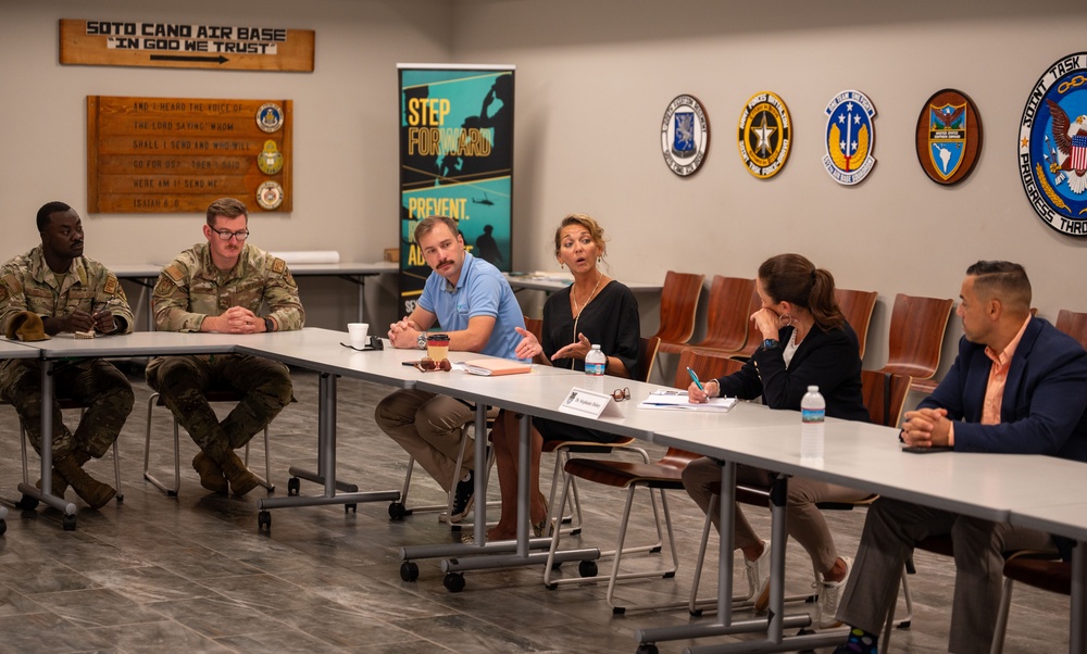 U.S. Southern Command commander visits Soto Cano Air Base