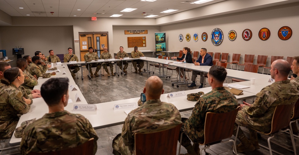 U.S. Southern Command commander visits Soto Cano Air Base