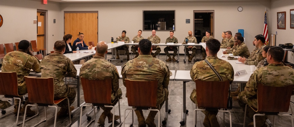 U.S. Southern Command commander visits Soto Cano Air Base