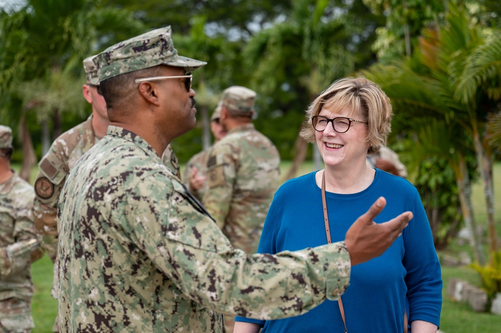 U.S. Southern Command commander visits Soto Cano Air Base