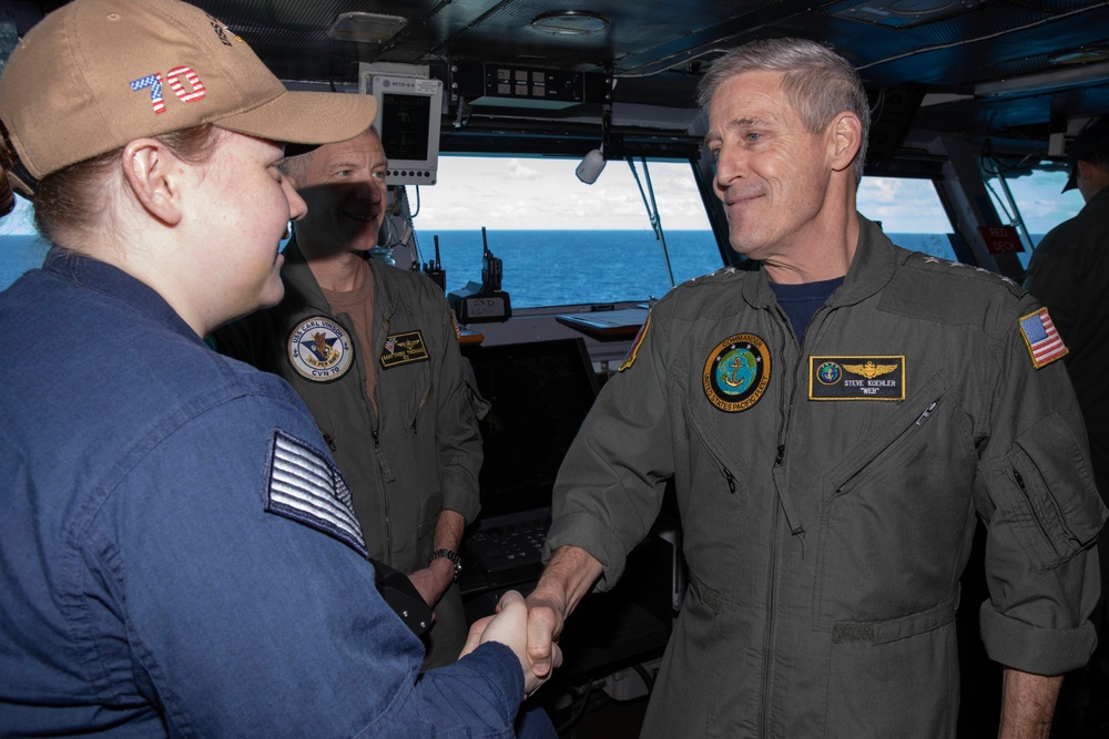 Commander, U.S. Pacific Fleet, Visits Carl Vinson