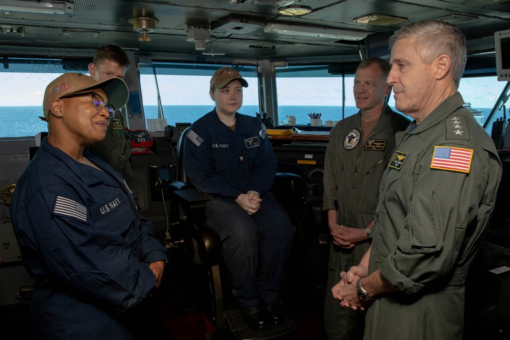 Commander, U.S. Pacific Fleet, Visits Carl Vinson