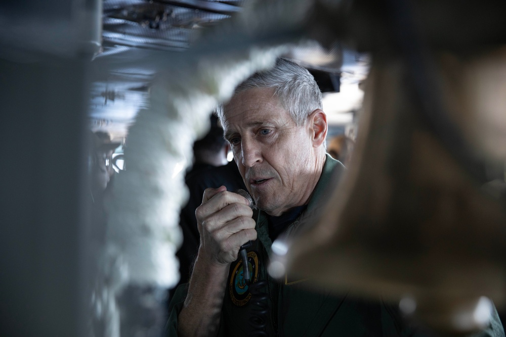 Commander, U.S. Pacific Fleet, Visits Carl Vinson