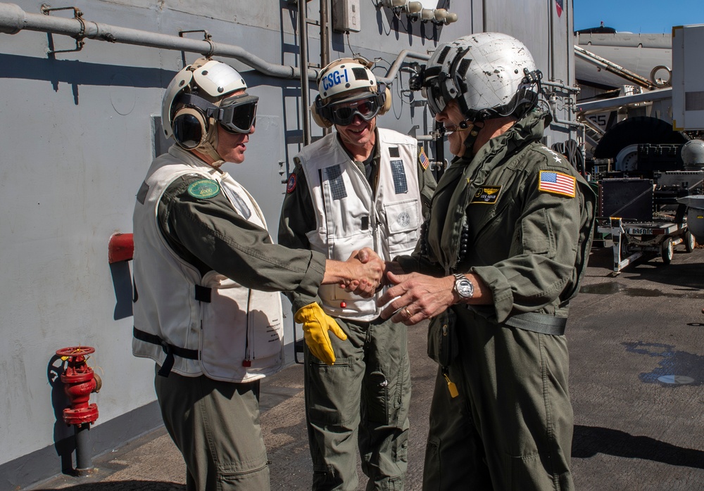 Commander, U.S. Pacific Fleet, Visits Carl Vinson