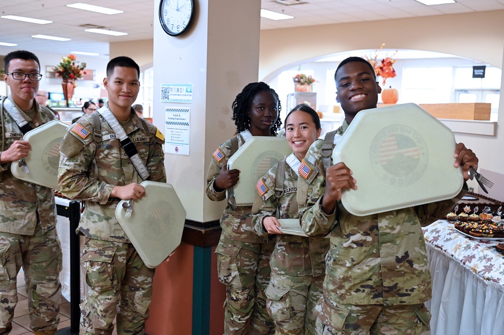 Leaders and DFAC staff thank the troops during Thanksgiving