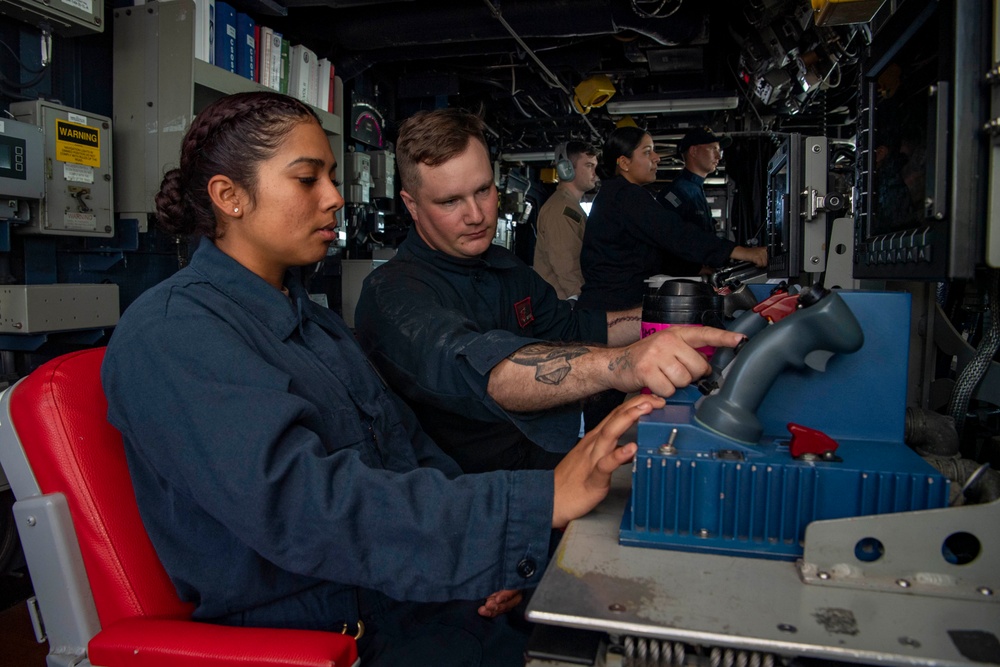 USS Sterett conducts routine operations as part of the Carl Vinson Carrier Strike Group