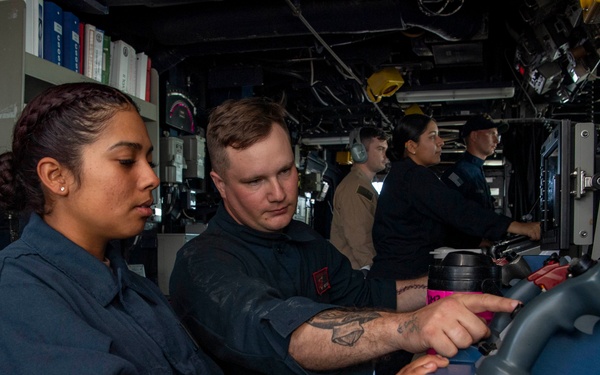 USS Sterett conducts routine operations as part of the Carl Vinson Carrier Strike Group