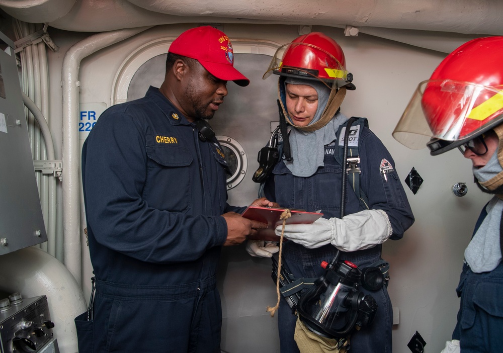 USS Sterett conducts routine operations as part of the Carl Vinson Carrier Strike Group