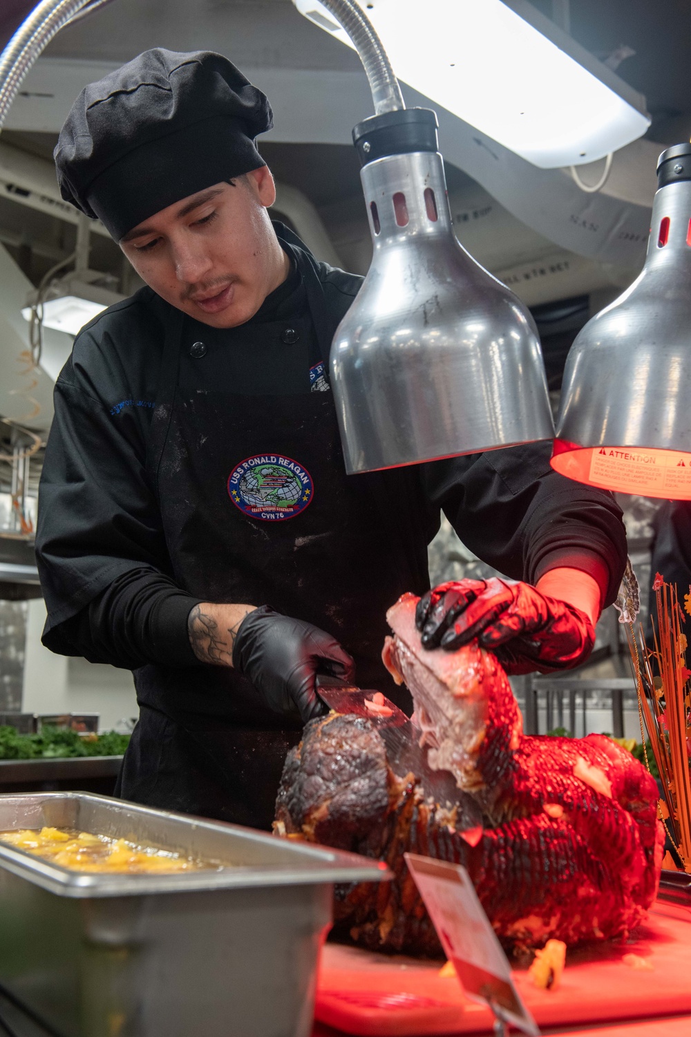 USS Ronald Reagan (CVN 76) hosts a Thanksgiving feast