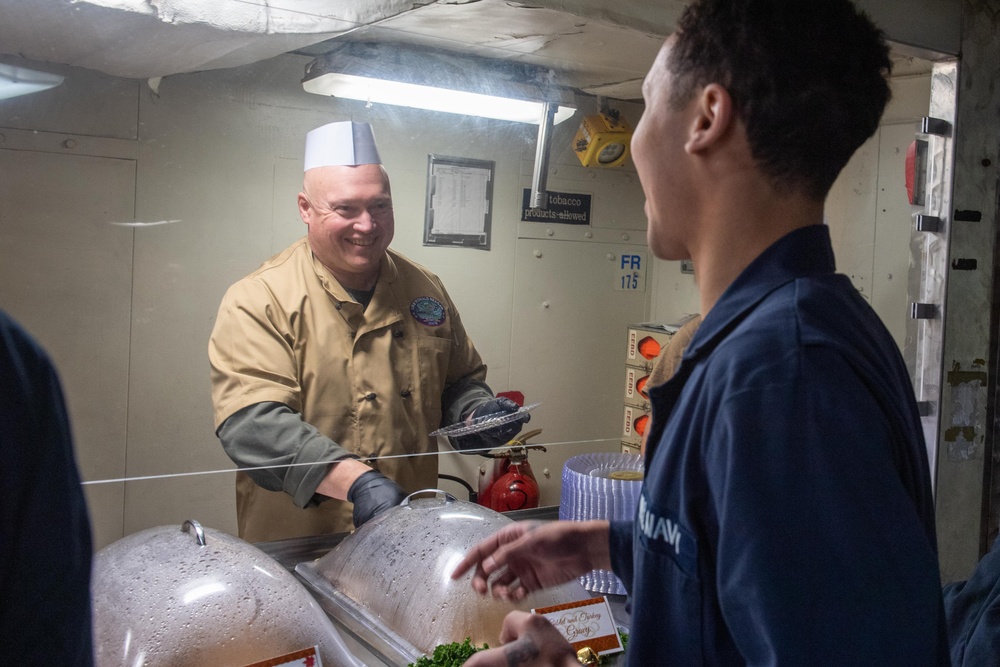 USS Ronald Reagan (CVN 76) hosts a Thanksgiving feast