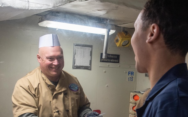 USS Ronald Reagan (CVN 76) hosts a Thanksgiving feast