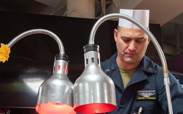 USS Ronald Reagan (CVN 76) hosts a Thanksgiving feast