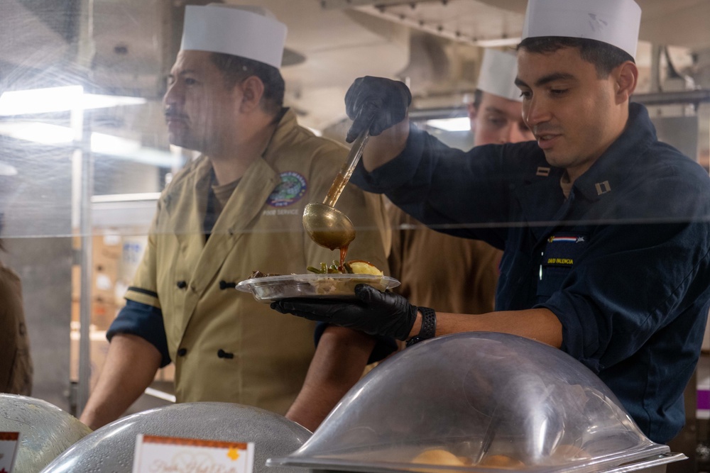 USS Ronald Reagan (CVN 76) hosts a Thanksgiving feast