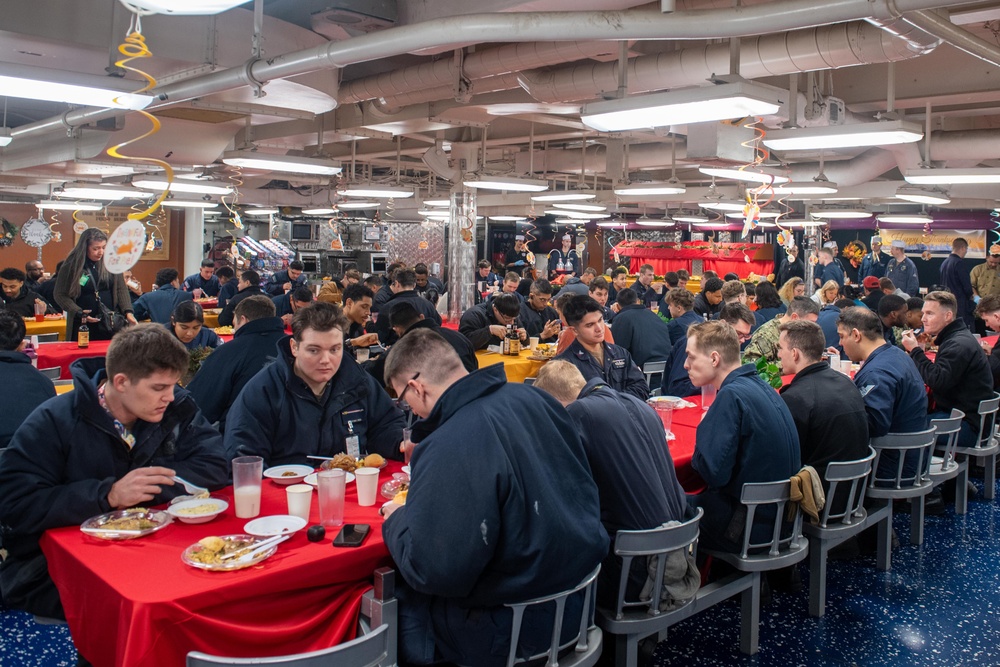 USS Ronald Reagan (CVN 76) hosts a Thanksgiving feast