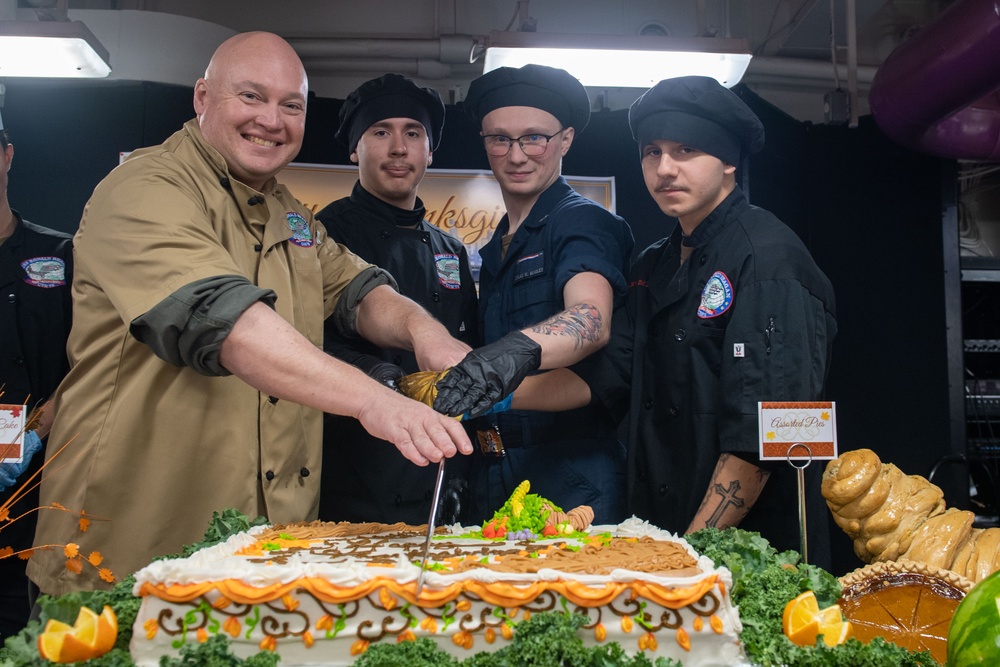 USS Ronald Reagan (CVN 76) hosts a Thanksgiving feast