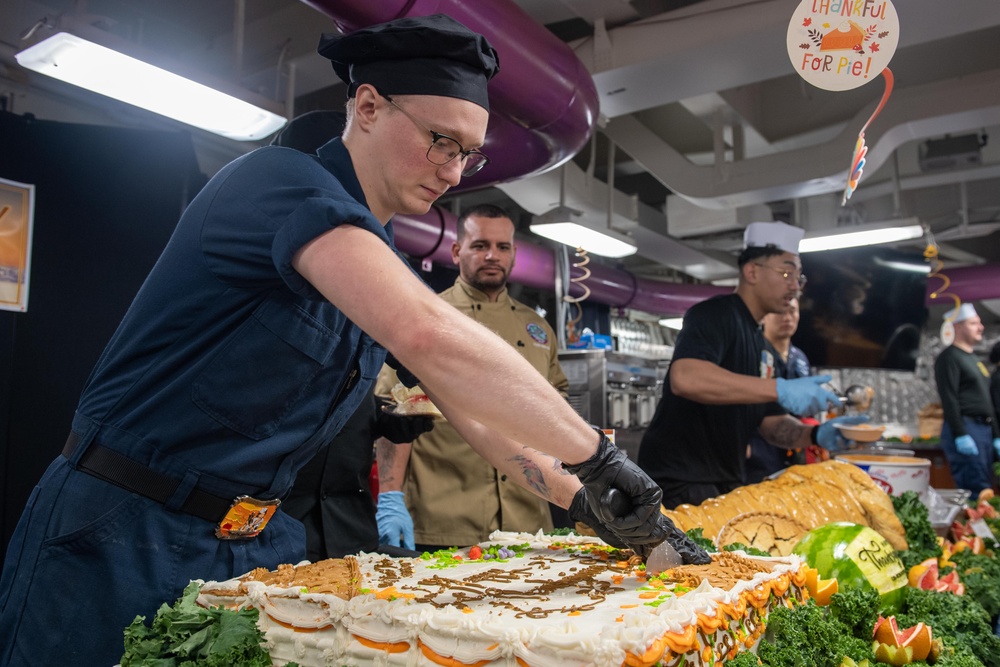 USS Ronald Reagan (CVN 76) hosts a Thanksgiving feast