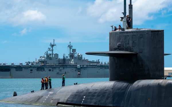 Ohio-class guided-missile submarine USS Michigan (SSGN 727) (Gold Crew) visits Guam