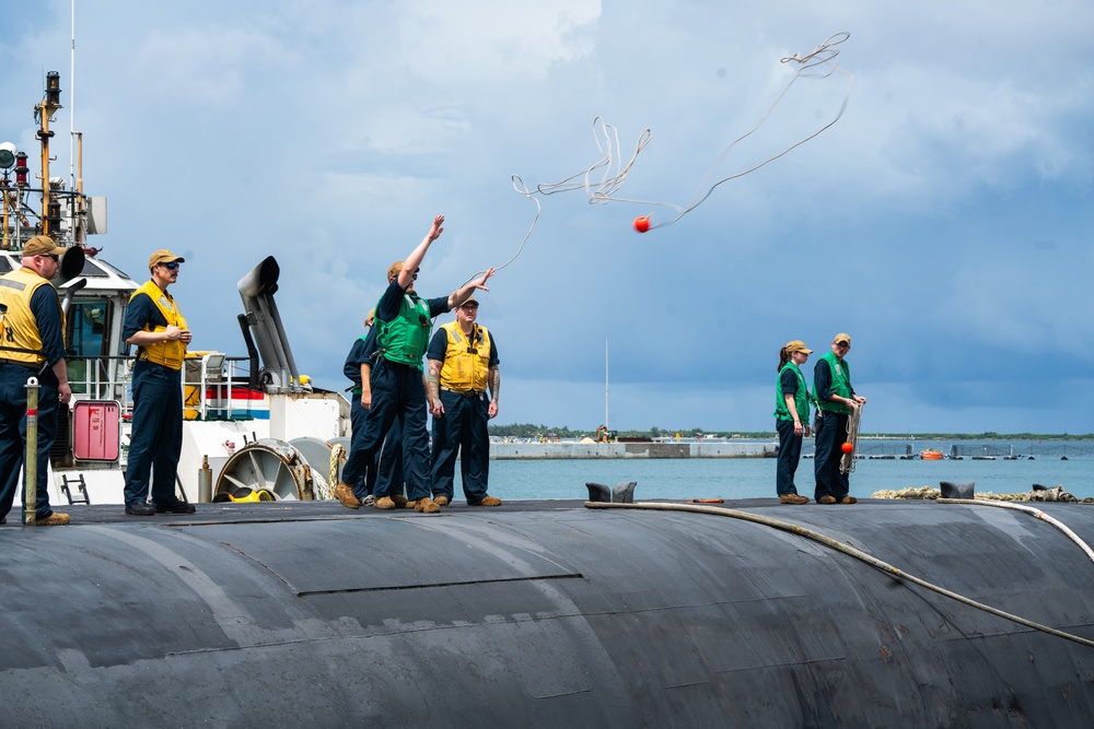 Ohio-class guided-missile submarine USS Michigan (SSGN 727) (Gold Crew) visits Guam