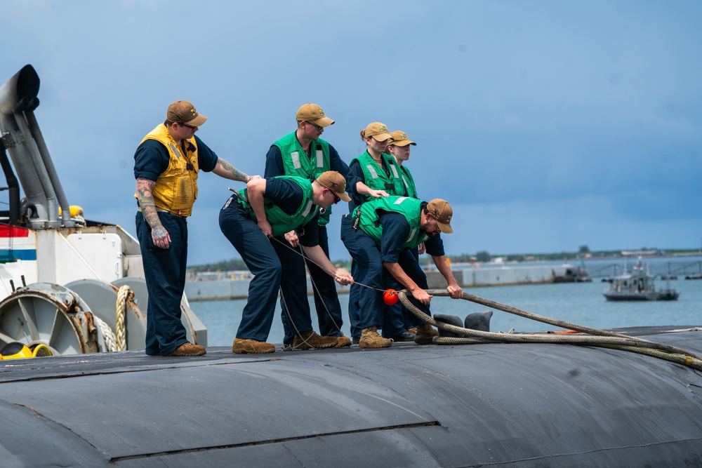 Ohio-class guided-missile submarine USS Michigan (SSGN 727) (Gold Crew) visits Guam