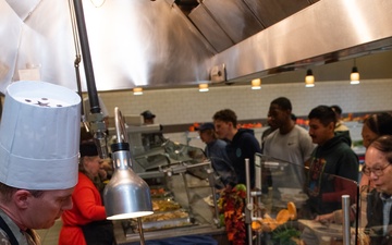 Monarch Dining Facility cultivates camaraderie with Thanksgiving meal