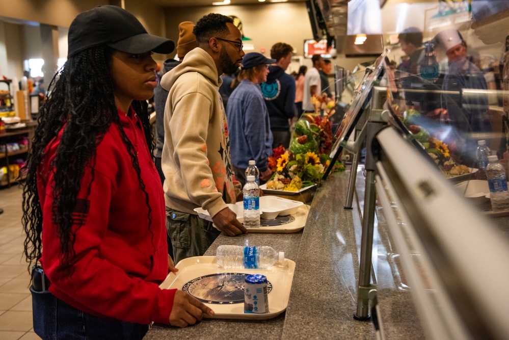 Monarch Dining Facility cultivates camaraderie with Thanksgiving meal